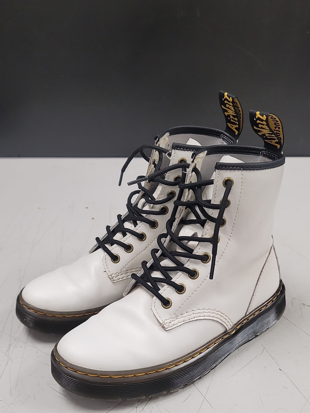 DR. MARTENS Zavala Women's 8 / Men's 7 White Leather Combat Boots Grunge Punk